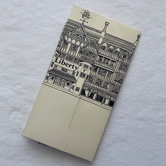 Vintage Liberty of London Silk Scarf - 70s comes in OG packaging - Picture 4 of 10